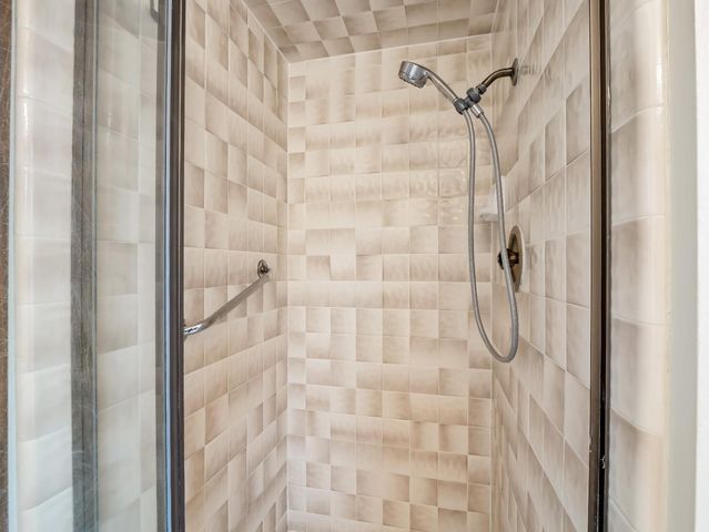 7607 N Gearhart Avenue, Fresno, CA 93720