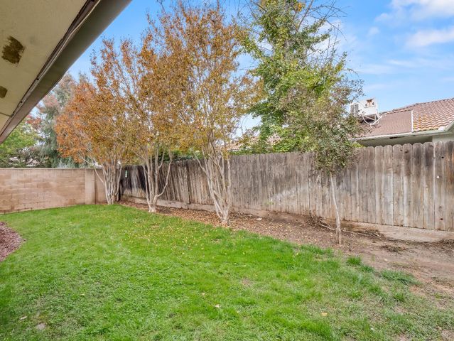 7607 N Gearhart Avenue, Fresno, CA 93720