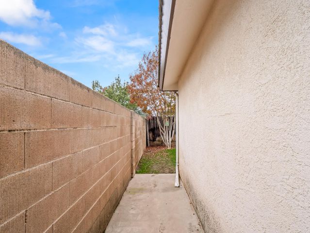 7607 N Gearhart Avenue, Fresno, CA 93720