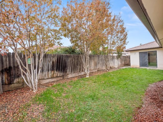 7607 N Gearhart Avenue, Fresno, CA 93720