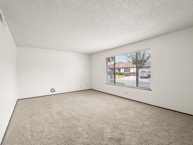 7607 N Gearhart Avenue, Fresno, CA 93720