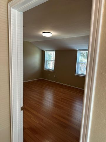 889 Wax Myrtle Lane, Houston, TX 77079