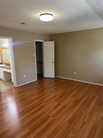 889 Wax Myrtle Lane, Houston, TX 77079
