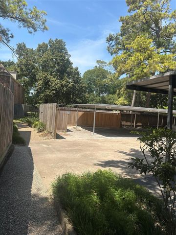 889 Wax Myrtle Lane, Houston, TX 77079
