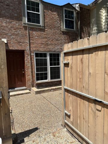 889 Wax Myrtle Lane, Houston, TX 77079