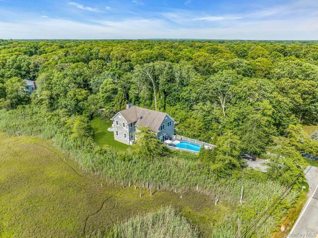 56 S Country Road, Westhampton, NY 11977