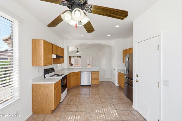 7650 W Foothill Drive, Peoria, AZ 85383