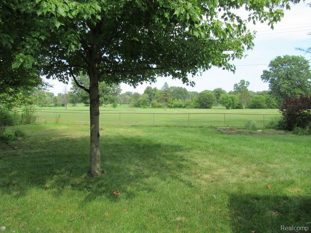 50300 North Avenue, Macomb, MI 48042