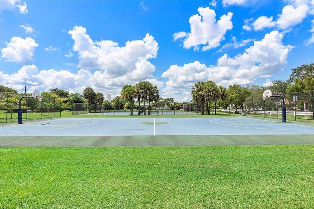 4152 NW 90th Ave 206, Coral Springs, FL 33065