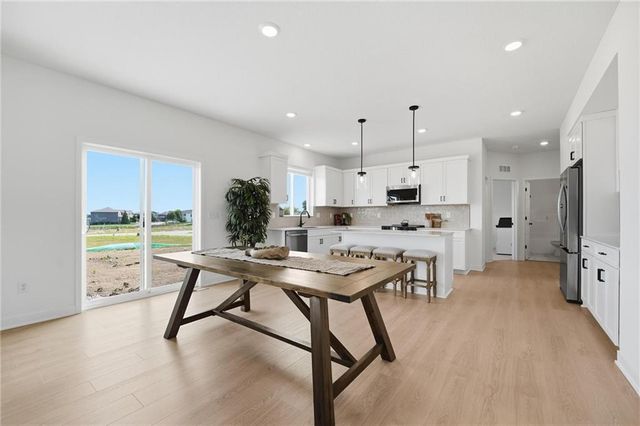 1512 SE Bailey Farms Parkway, Lee's Summit, MO 64081