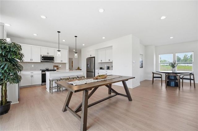 1512 SE Bailey Farms Parkway, Lee's Summit, MO 64081