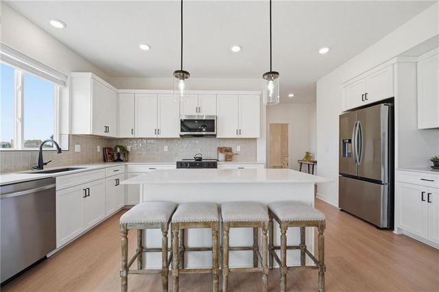1512 SE Bailey Farms Parkway, Lee's Summit, MO 64081