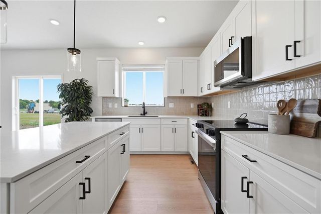 1512 SE Bailey Farms Parkway, Lee's Summit, MO 64081