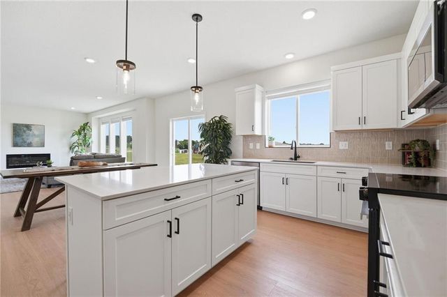 1512 SE Bailey Farms Parkway, Lee's Summit, MO 64081