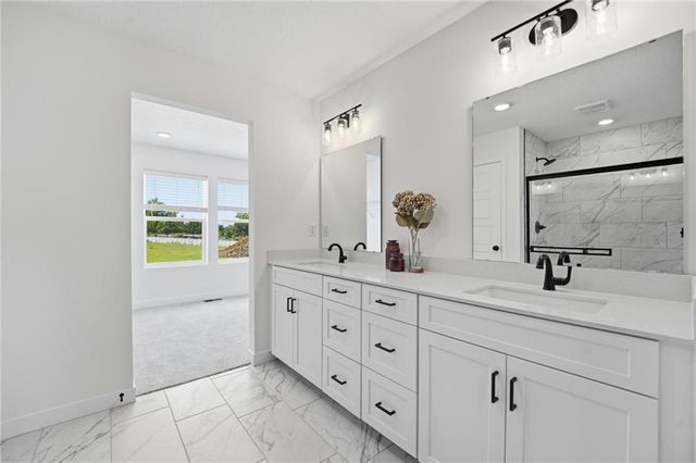 1512 SE Bailey Farms Parkway, Lee's Summit, MO 64081