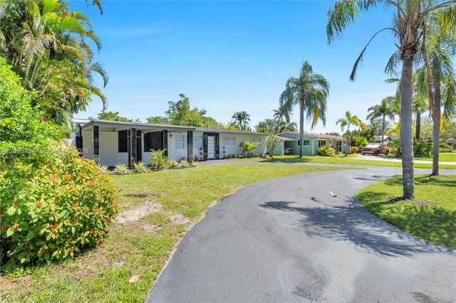 317 NW 27th St, Wilton Manors, FL 33311