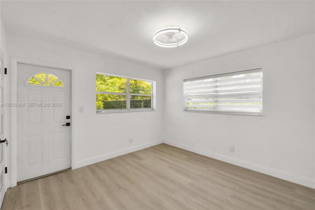 317 NW 27th St, Wilton Manors, FL 33311