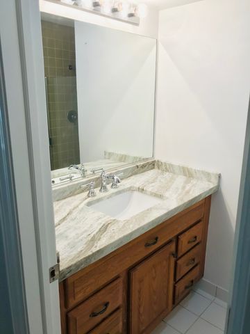 1931 Prairie Square 234, Schaumburg, IL 60173