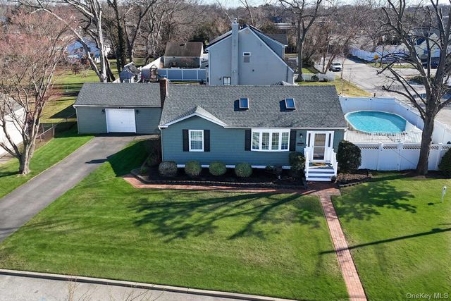 72 Harris Street, Patchogue, NY 11772