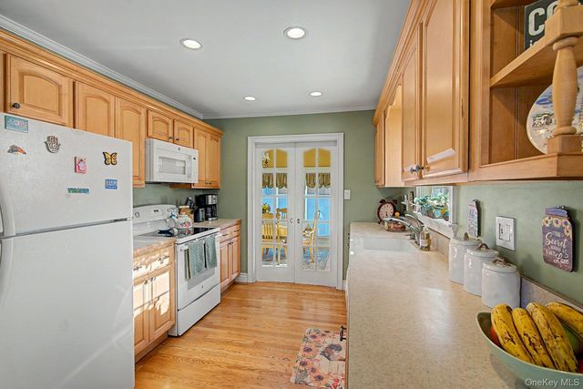 72 Harris Street, Patchogue, NY 11772