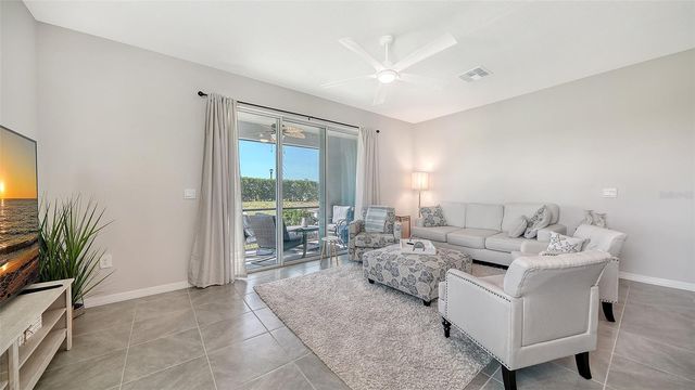 17624 CRESCENT MOON LOOP, Bradenton, FL 34211