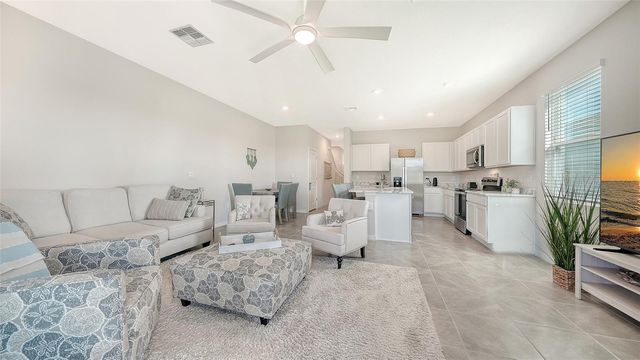 17624 CRESCENT MOON LOOP, Bradenton, FL 34211