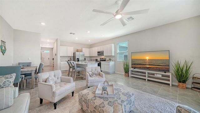 17624 CRESCENT MOON LOOP, Bradenton, FL 34211