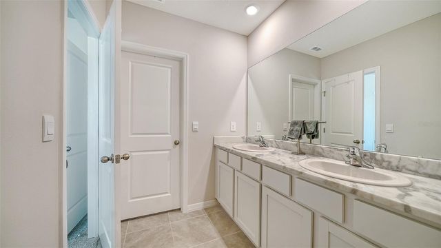 17624 CRESCENT MOON LOOP, Bradenton, FL 34211