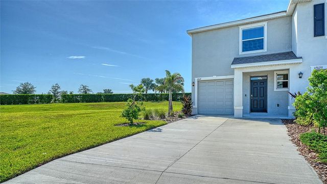 17624 CRESCENT MOON LOOP, Bradenton, FL 34211