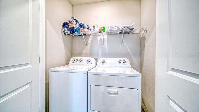17624 CRESCENT MOON LOOP, Bradenton, FL 34211