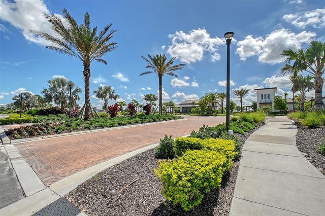 17624 CRESCENT MOON LOOP, Bradenton, FL 34211