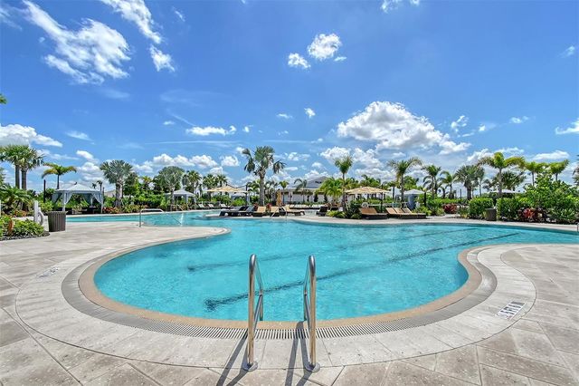 17624 CRESCENT MOON LOOP, Bradenton, FL 34211