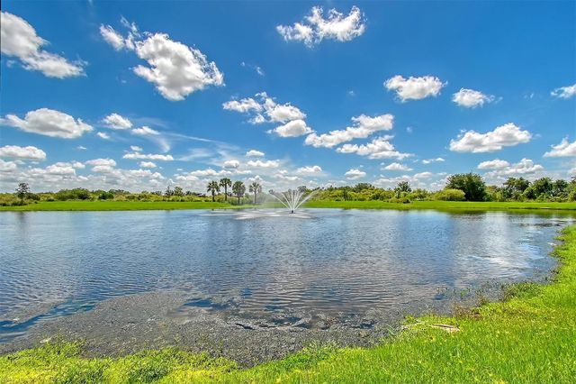 17624 CRESCENT MOON LOOP, Bradenton, FL 34211