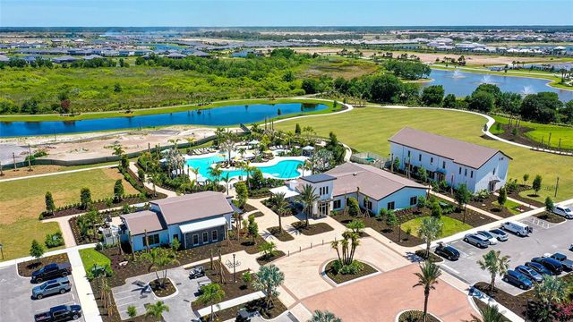 17624 CRESCENT MOON LOOP, Bradenton, FL 34211