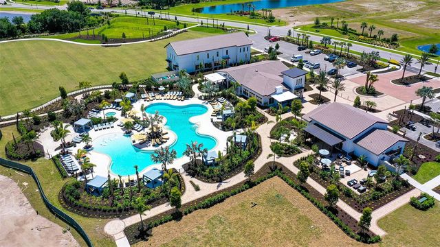 17624 CRESCENT MOON LOOP, Bradenton, FL 34211