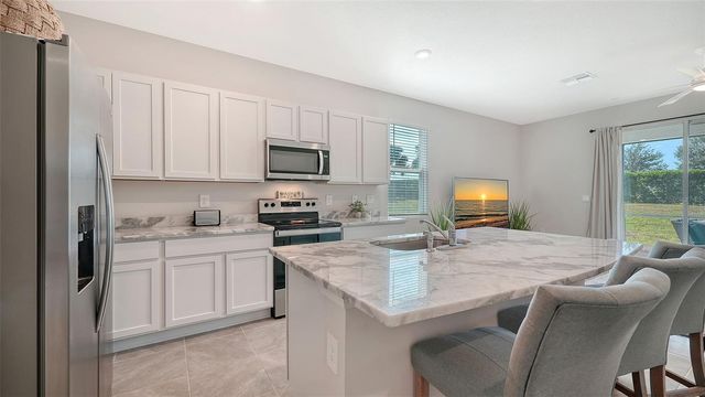 17624 CRESCENT MOON LOOP, Bradenton, FL 34211