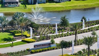 17624 CRESCENT MOON LOOP, Bradenton, FL 34211
