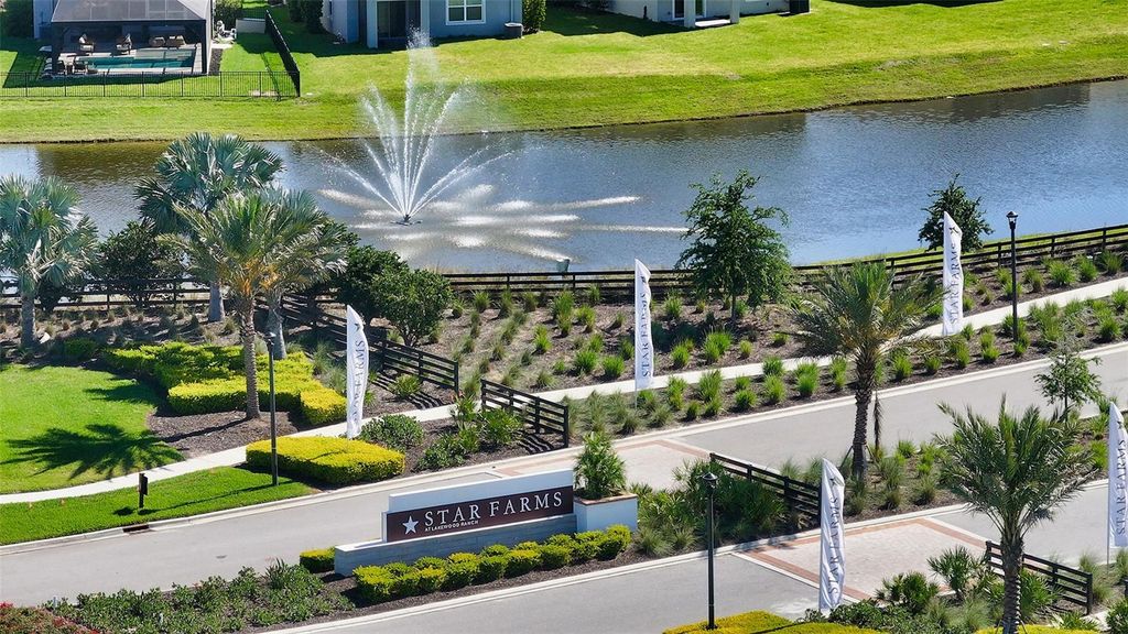 17624 CRESCENT MOON LOOP, Bradenton, FL 34211
