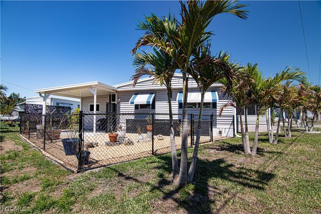 150 Overland TRL, North Fort Myers, FL 33917