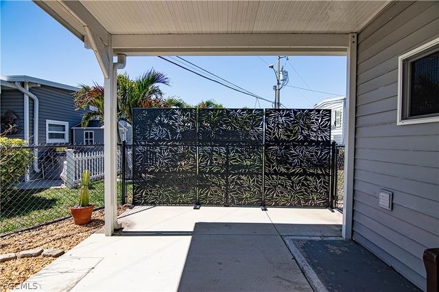 150 Overland TRL, North Fort Myers, FL 33917