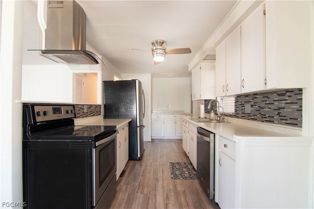 150 Overland TRL, North Fort Myers, FL 33917