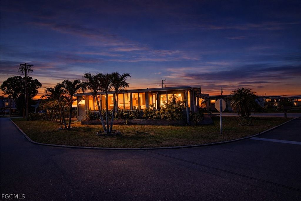 150 Overland TRL, North Fort Myers, FL 33917