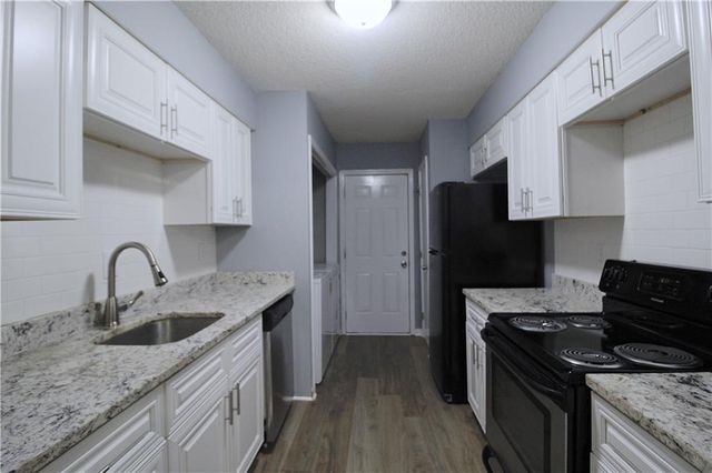 122 Rue Fontaine, Lithonia, GA 30038