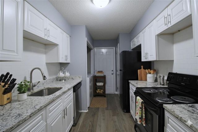 122 Rue Fontaine, Lithonia, GA 30038