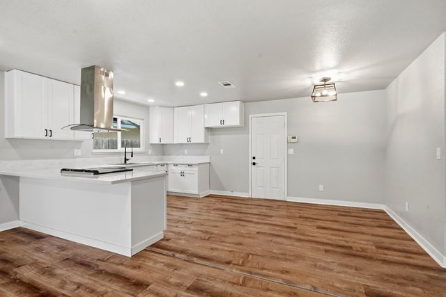 4105 Faith Ln, Modesto, CA 95355