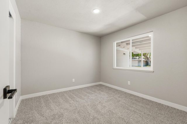 4105 Faith Ln, Modesto, CA 95355
