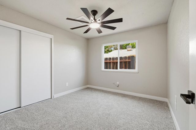 4105 Faith Ln, Modesto, CA 95355