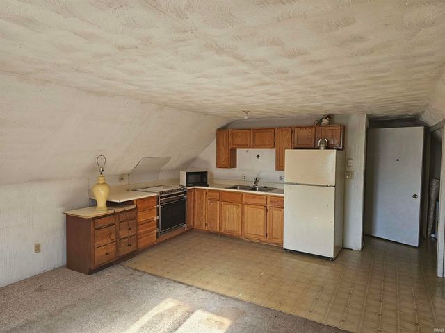 703 E Bond Avenue, Marion, IN 46953