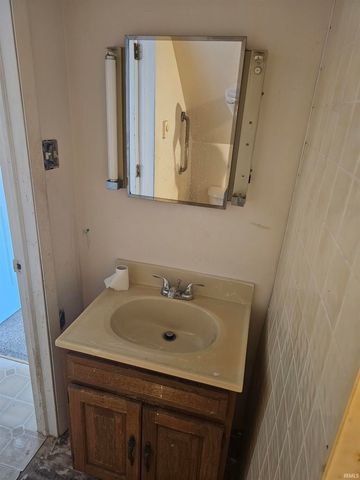 703 E Bond Avenue, Marion, IN 46953