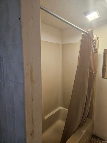 703 E Bond Avenue, Marion, IN 46953